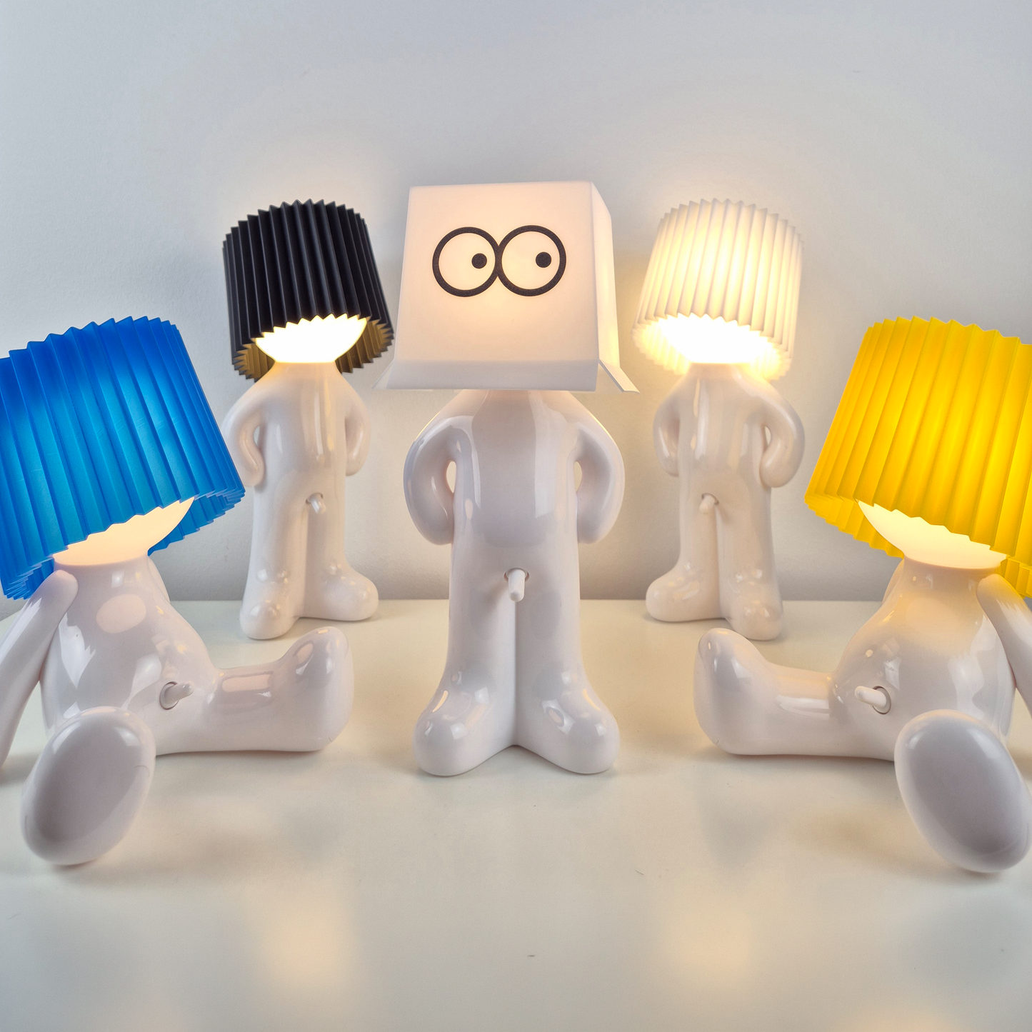 Lampen-Larry - Sitzend